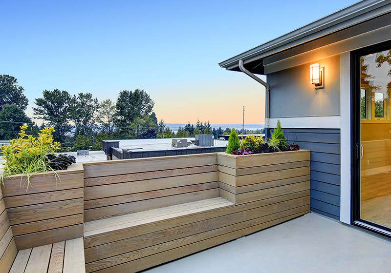 modern cedar bench and planter | Easy DIY Garden Projects Anyone Can Do This Fall Season