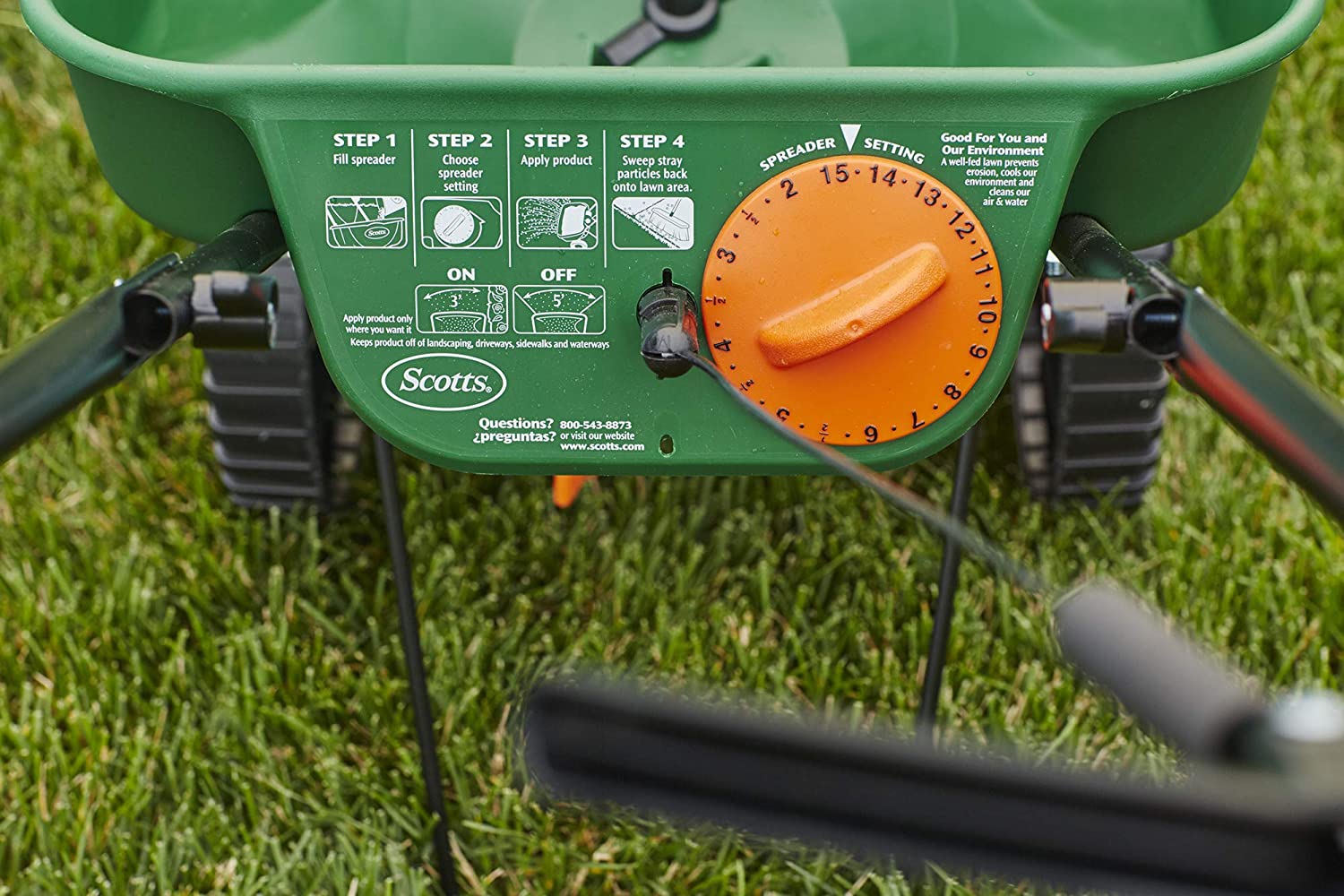 Scotts 76121 Turf Builder EdgeGuard Mini Broadcast Spreader Garden Season