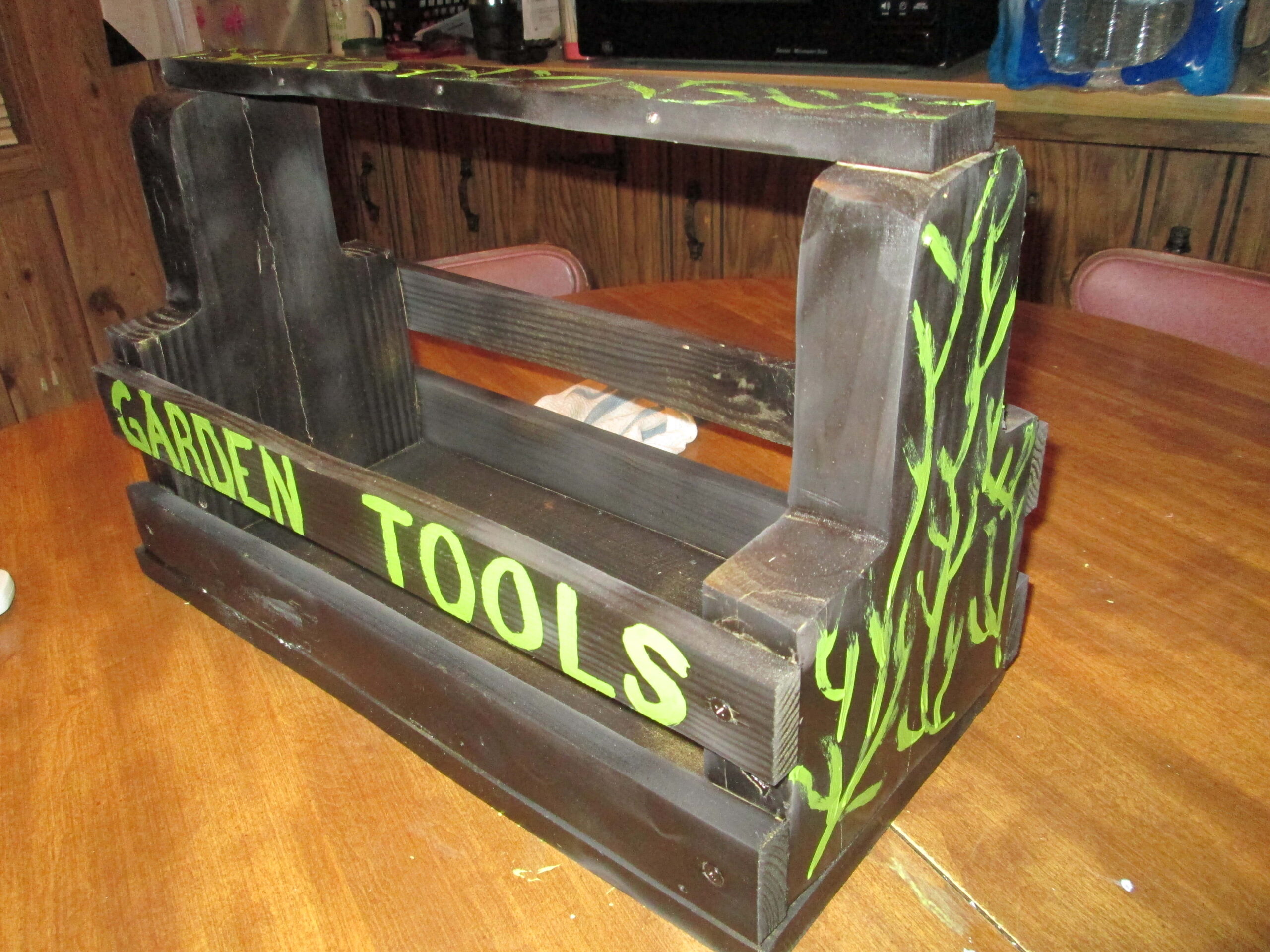 Garden Toolbox | Easy Pallet Garden Ideas | pallet garden box