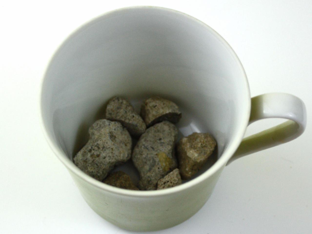 Garden Season l DIY Charming Teacup Planters l See more at https://gardenseason.com/diy-charming-teacup-planters