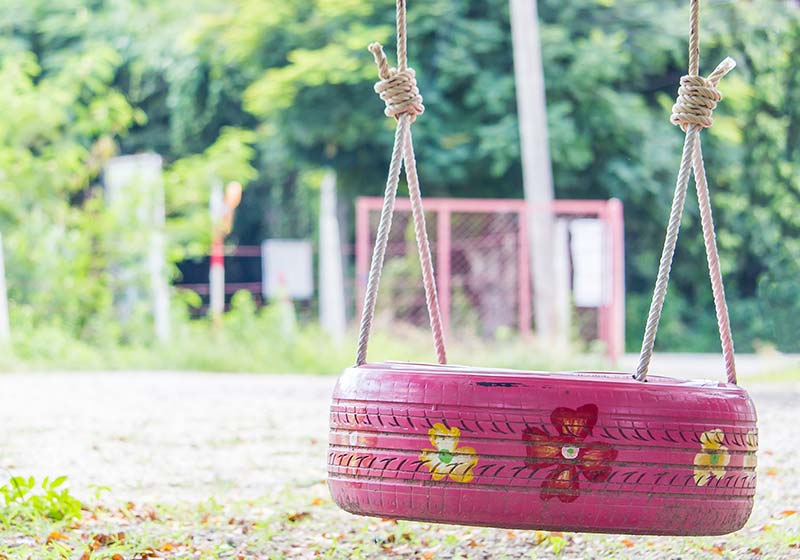 recycled tire swing | Easy DIY Garden Projects Anyone Can Do This Fall Season